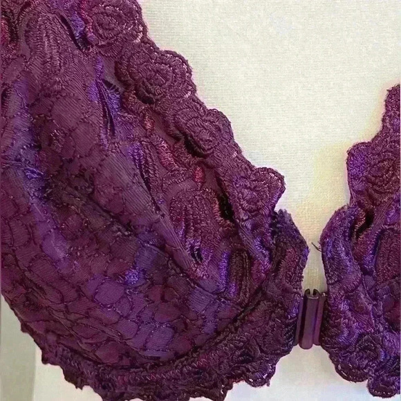 ✨Amoureuse full coverage Embroidered Front-Close Underwire Bra 38B - Picture 3 of 5